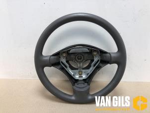 Usagé Volant Toyota Yaris (P1) 1.0 16V VVT-i Prix € 75,00 Règlement à la marge proposé par Van Gils Automotive