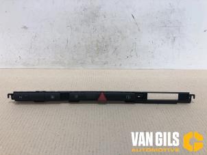 Begagnade Nödbelysningsbrytare Audi A8 (D3) 3.0 TDI V6 24V Quattro Pris € 30,00 Marginaltabell erbjuds av Van Gils Automotive