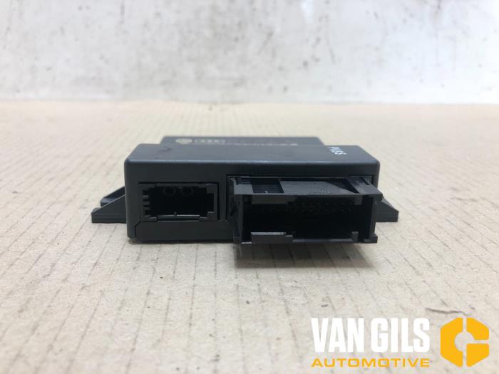Gebrauchte Telefon Interface Audi A8 (D3) 3.0 TDI V6 24V Quattro Preis € 30,00 Margenregelung angeboten von Van Gils Automotive