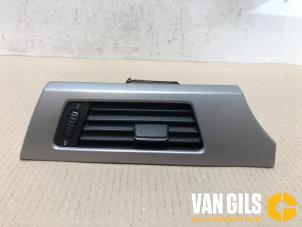 Used Dashboard vent BMW 3 serie Touring (E91) 318d 16V Price € 30,00 Margin scheme offered by Van Gils Automotive
