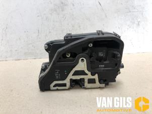 Used Rear door lock mechanism 4-door, left BMW 3 serie Touring (E91) 318d 16V Price on request offered by Van Gils Automotive