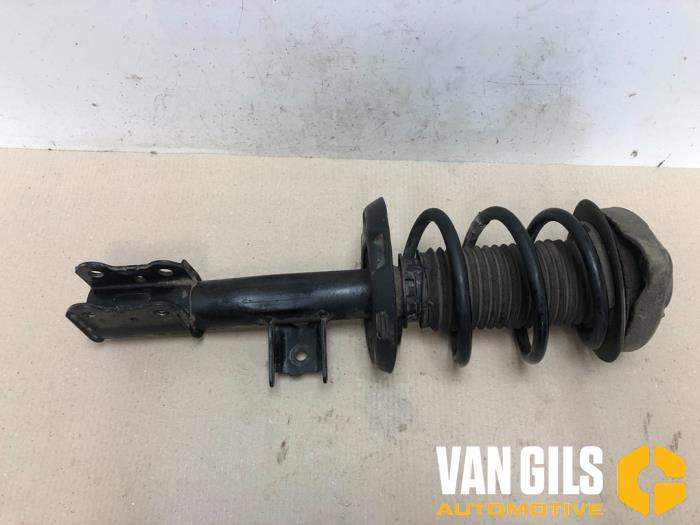 Front shock absorber rod, right from a Mercedes-Benz B (W246,242) 2.1 B-220 CDI BlueEFFICIENCY, B-220d 16V 2018