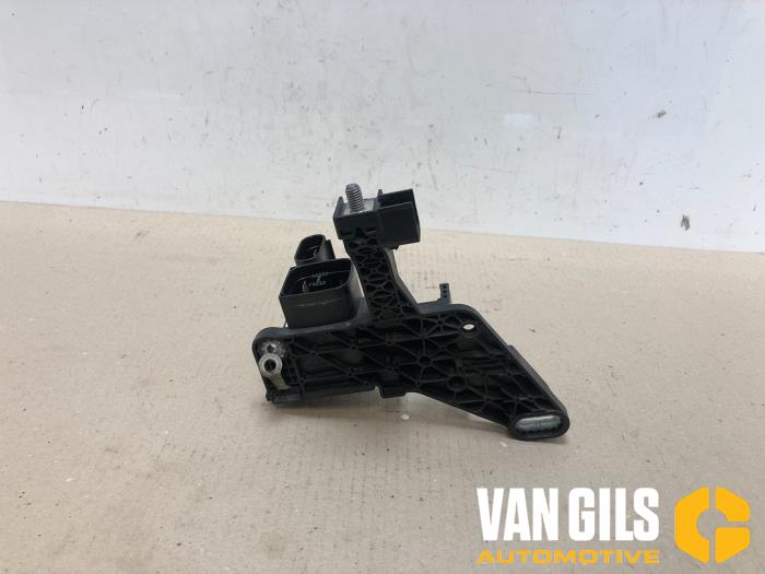 Used Ignition module BMW 1 serie (F20) 116i 1.6 16V Price € 50,00 Margin scheme offered by Van Gils Automotive