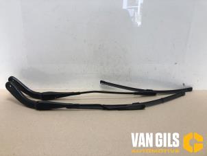 Used Set of wiper blades BMW 1 serie (F20) 116i 1.6 16V Price on request offered by Van Gils Automotive