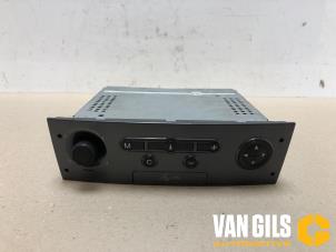 Used Radio control panel Renault Megane II (BM/CM) 2.0 16V Price € 50,00 Margin scheme offered by Van Gils Automotive