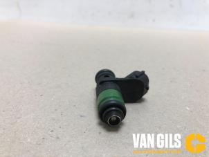 Usagé Injecteur (injection essence) Volkswagen Polo IV (9N1/2/3) 1.2 12V Prix € 30,00 Règlement à la marge proposé par Van Gils Automotive