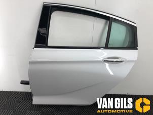 Używane Drzwi lewe tylne korpus wersja 4-drzwiowa Opel Insignia Grand Sport 2.0 GSi Turbo 16V 4x4 Cena na żądanie oferowane przez Van Gils Automotive