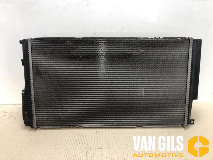 Usagé Radiateur BMW 1 serie (F20) 116i 1.6 16V Prix € 60,00 Règlement à la marge proposé par Van Gils Automotive