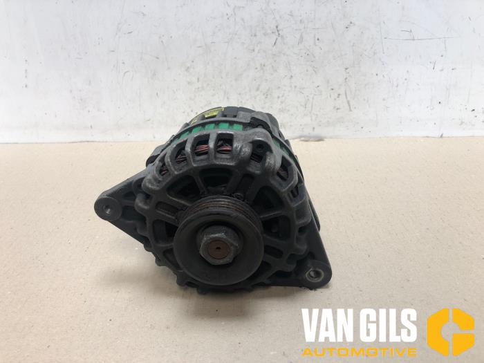 Usagé Dynamo Hyundai Coupe 2.0i 16V CVVT Prix € 75,00 Règlement à la marge proposé par Van Gils Automotive