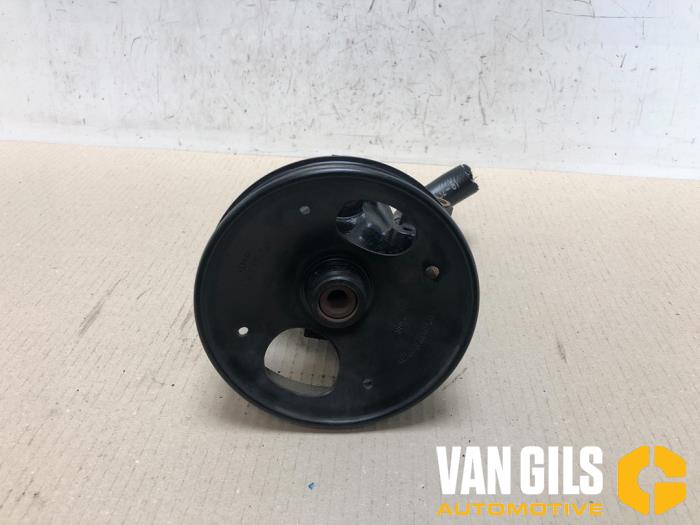 Usagé Pompe de direction Volvo 460 2.0 GLE E2 Prix € 60,00 Règlement à la marge proposé par Van Gils Automotive