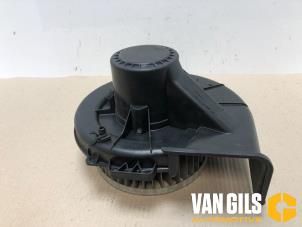 Usagé Moteur de ventilation chauffage Volkswagen Polo IV (9N1/2/3) 1.9 SDI Prix € 45,00 Règlement à la marge proposé par Van Gils Automotive