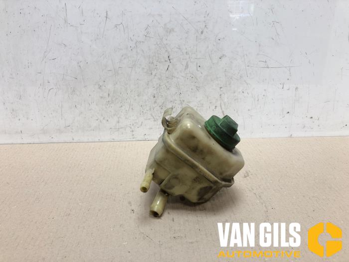 Begagnade Styrservotank Volkswagen Transporter T5 Pris € 30,00 Marginaltabell erbjuds av Van Gils Automotive