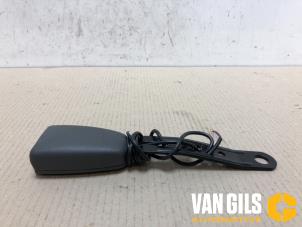 Usagé Attache ceinture avant droite Volvo S40 (VS) 1.8 16V Prix € 40,00 Règlement à la marge proposé par Van Gils Automotive