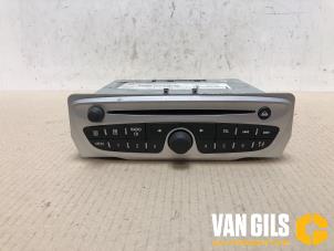 Used Radio CD player Renault Grand Scénic III (JZ) 1.4 16V TCe 130 Price € 50,00 Margin scheme offered by Van Gils Automotive