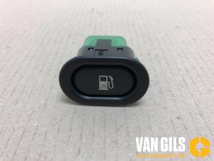 Used Tank cap cover switch Saab 9-5 (YS3E) 3.0 t V6 24V Price € 30,00 Margin scheme offered by Van Gils Automotive