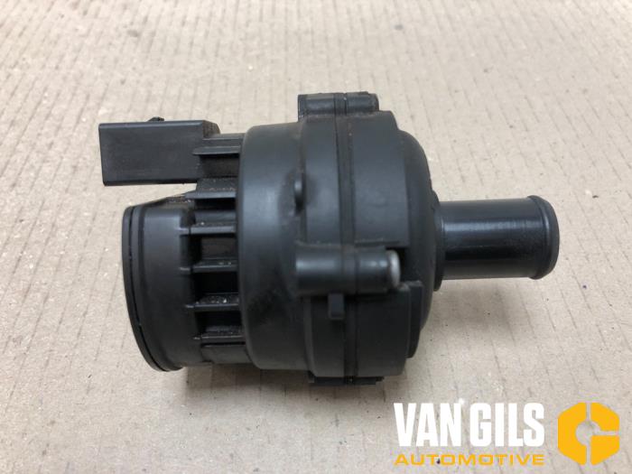 Usagé Pompe à eau Renault Grand Scénic III (JZ) 1.4 16V TCe 130 Prix sur demande proposé par Van Gils Automotive