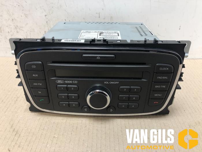Radio CD Spieler van een Ford Focus 2 Wagon 1.6 16V 2011