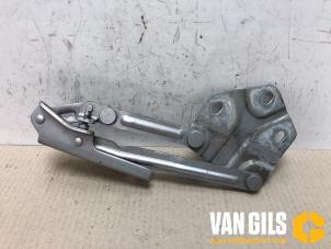 Used Bonnet Hinge Volkswagen Caddy III (2KA,2KH,2CA,2CH) 2.0 SDI Price on request offered by Van Gils Automotive