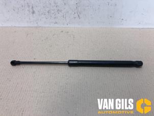 Used Bonnet gas strut, left Volkswagen Caddy III (2KA,2KH,2CA,2CH) 2.0 SDI Price € 30,00 Margin scheme offered by Van Gils Automotive