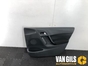 Używane Tapicerka drzwi prawych przednich wersja 4-drzwiowa Citroen C3 (SC) 1.2 VTi 82 12V Cena na żądanie oferowane przez Van Gils Automotive