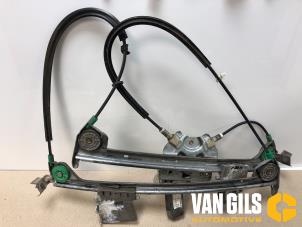 Usagé Mécanique vitre 2portes avant gauche Daihatsu Materia 1.5 16V Prix sur demande proposé par Van Gils Automotive