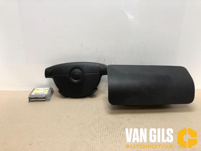 Begagnade Airbagset Chevrolet Kalos (SF48) 1.2 Pris € 350,00 Marginaltabell erbjuds av Van Gils Automotive