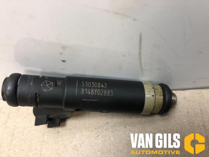 Injektor (Benzineinspritzung) van een Jeep Grand Cherokee (WG/WJ) 4.7i V-8 HO 1999
