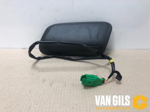Usados Airbag de rodilla derecha Toyota Aygo (B10) 1.0 12V VVT-i Precio de solicitud ofrecido por Van Gils Automotive