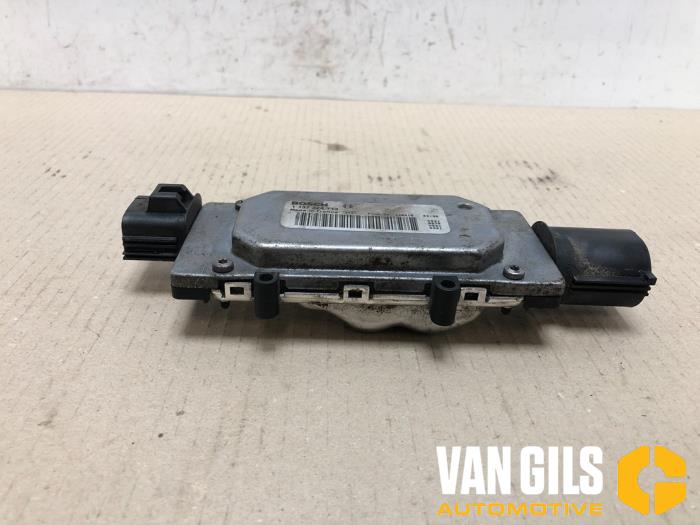 Usagé Ordinateur refroidisseur Volvo V40 Cross Country (MZ) 2.0 D3 20V Prix sur demande proposé par Van Gils Automotive