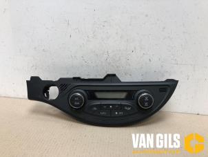 Usagé Panneau de commandes chauffage Toyota Yaris Prix € 40,00 Règlement à la marge proposé par Van Gils Automotive