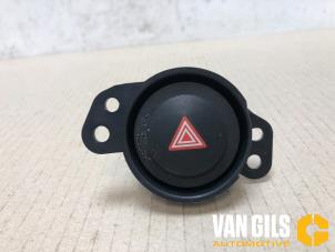 Usados Interruptor de luz de pánico Citroen C1 Precio € 30,00 Norma de margen ofrecido por Van Gils Automotive