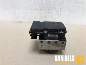 Usados Bomba ABS Daihatsu Cuore (L251/271/276) 1.0 12V DVVT Precio de solicitud ofrecido por Van Gils Automotive