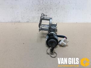 Used Ignition lock + key Daihatsu Cuore (L251/271/276) 1.0 12V DVVT Price € 50,00 Margin scheme offered by Van Gils Automotive
