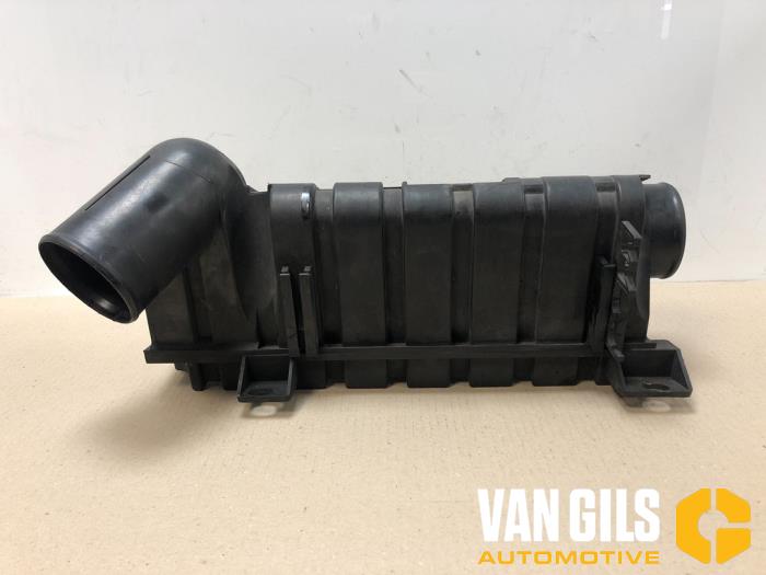 Begagnade Luftfilterhus Ford Transit 2.0 TDdi 16V 260S Pris € 55,00 Marginaltabell erbjuds av Van Gils Automotive