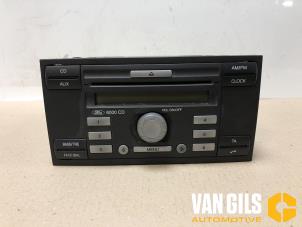 Używane Radioodtwarzacz CD Ford Focus C-Max 1.8 16V Cena € 75,00 Procedura marży oferowane przez Van Gils Automotive
