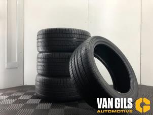 Usagé Kit pneumatiques Mercedes G (463) G 63 AMG 5.5 V8 32V Prix sur demande proposé par Van Gils Automotive