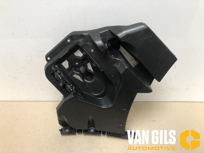 Rear bumper component, left from a Volvo V40 (MV) 1.5 T3 16V Geartronic 2018
