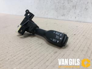 Tempomat van een Toyota Corolla Verso (R10/11) 2.2 D-4D 16V Cat Clean Power 2004