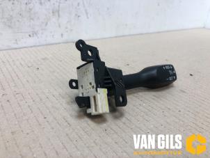 Tempomat van een Toyota Corolla Verso (R10/11) 2.2 D-4D 16V Cat Clean Power 2004