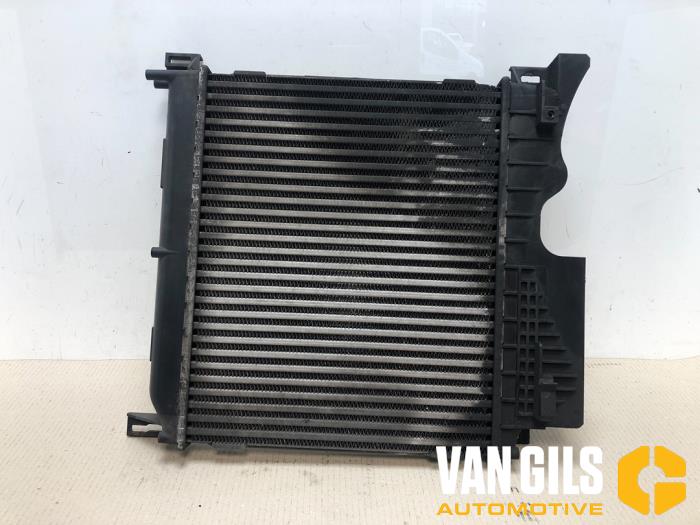 Usados Intercooler Chrysler Voyager/Grand Voyager (RG/RS) 2.8 CRD 16V Grand Voyager Precio € 60,00 Norma de margen ofrecido por Van Gils Automotive