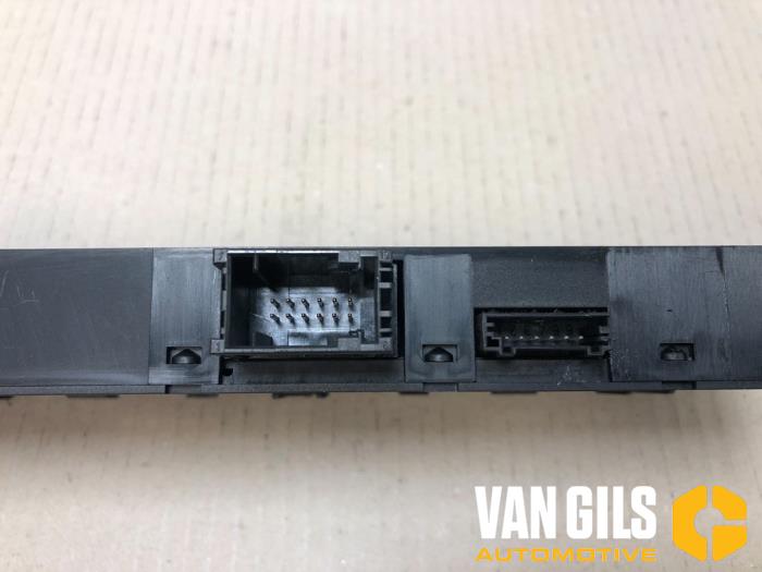 PDC switch from a BMW 5 serie Touring (E61) 525d 24V 2004