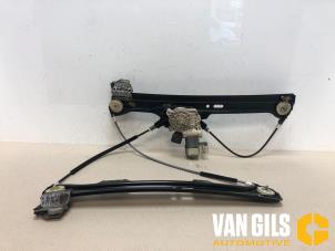 Used Window mechanism 4-door, front right BMW 5 serie Touring (E61) 525d 24V Price € 50,00 Margin scheme offered by Van Gils Automotive