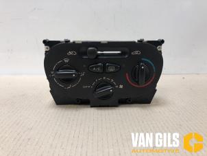 Usados Panel de control de calefacción Peugeot 206 (2A/C/H/J/S) 1.6 16V Precio € 50,00 Norma de margen ofrecido por Van Gils Automotive