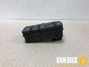 Used Multi-functional window switch Opel Signum (F48) 1.9 CDTI 16V Price € 30,00 Margin scheme offered by Van Gils Automotive