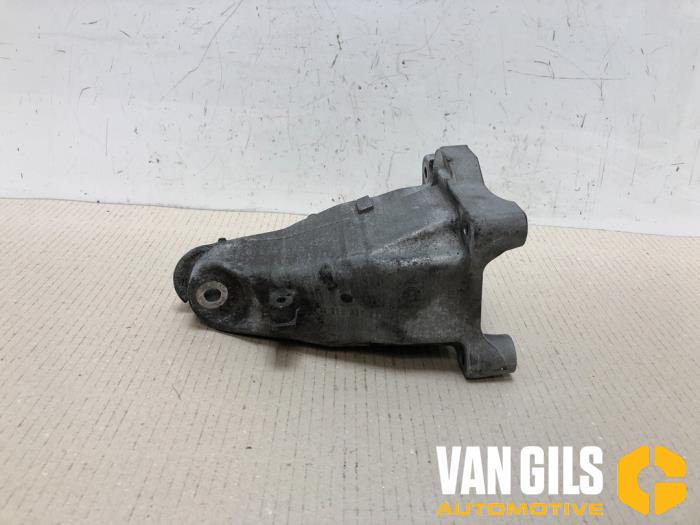 Used Engine mount Mercedes C (W204) 1.6 C-180 16V BlueEfficiency Price € 30,00 Margin scheme offered by Van Gils Automotive