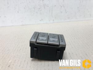 Usados Interruptor de calefactor de asiento Ford S-Max (GBW) 2.0 TDCi 16V 130 Precio de solicitud ofrecido por Van Gils Automotive