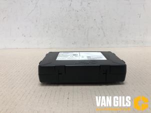 Gebrauchte Telefon Modul Renault Clio IV (5R) 1.5 Energy dCi 90 FAP Preis auf Anfrage angeboten von Van Gils Automotive