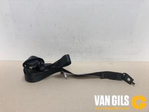 Used Rear seatbelt, right Renault Clio IV (5R) 1.5 Energy dCi 90 FAP Price € 66,00 Margin scheme offered by Van Gils Automotive