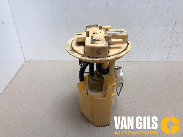 Bomba eléctrica de combustible de un Renault Clio IV (5R) 1.5 Energy dCi 90 FAP 2014