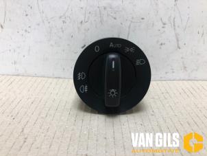 Used Light switch Volkswagen Caddy III (2KA,2KH,2CA,2CH) 2.0 SDI Price on request offered by Van Gils Automotive